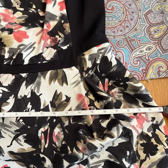 RW&Co. dress with pockets - Picture 3 of 4